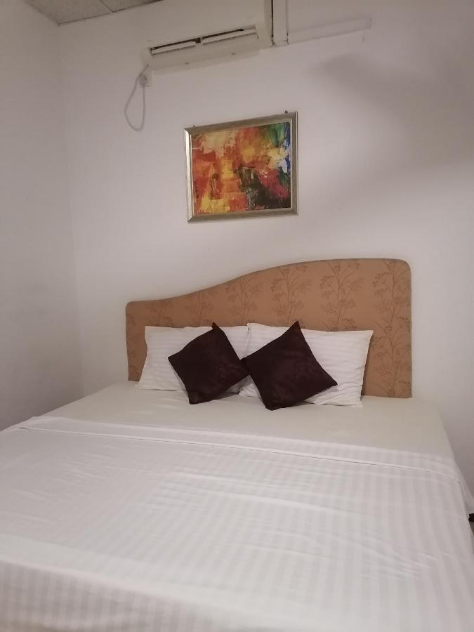Ambula Food Court Hotel Anuradhapura Kültér fotó