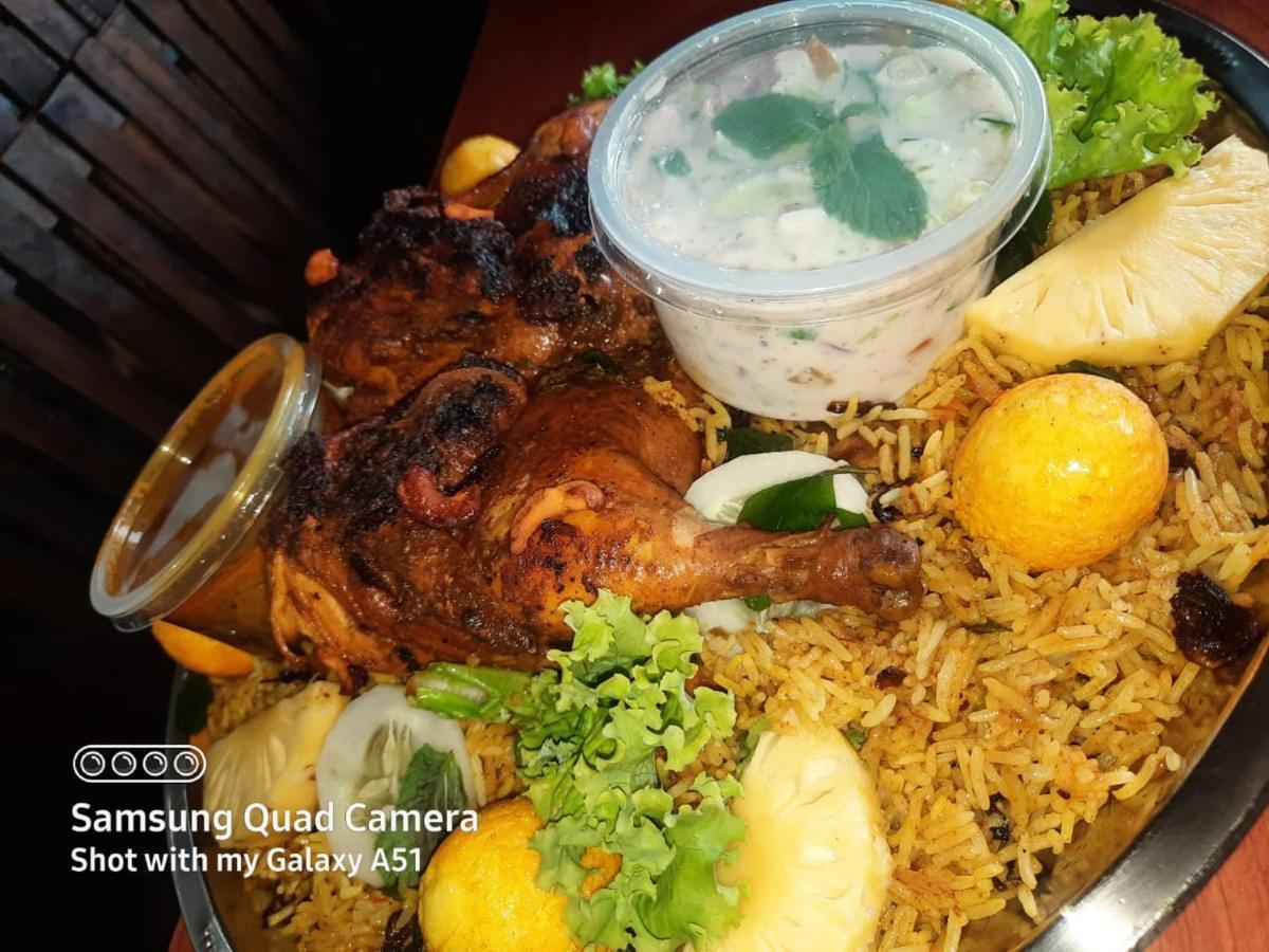Ambula Food Court Hotel Anuradhapura Kültér fotó
